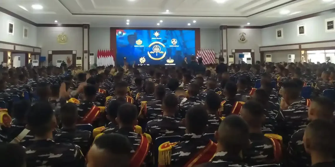 Pentingnya SDM TNI Hadapi Dinamika Global, AHY Beri Kuliah Umum di Akademi Angkatan Laut Surabaya