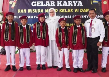 Sempat Putus Sekolah, Tiga Anak Sekolah Rakyat Banyuwangi Lulus dan Tatap Masa Depan