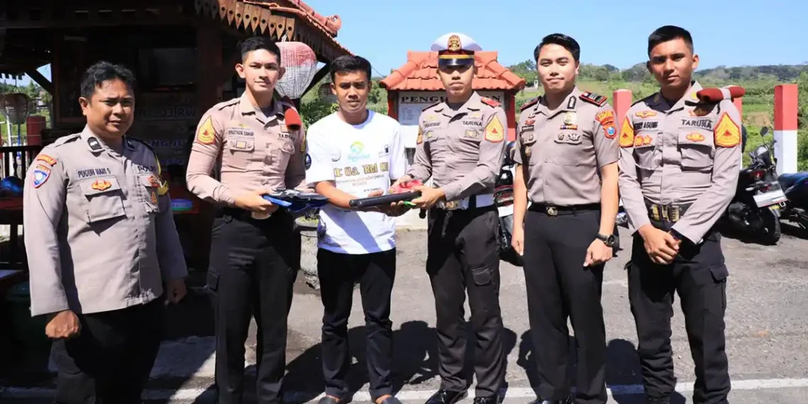 Taruna Akpol Tingkat lll angkatan 58 saat melaksanakan Latja di Polres Kediri Kota, Kamis (18/6/2026)(foto: ist)
