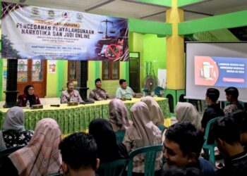 Hadirkan Dirut YLBH FT, Mahasiswa KKN UNIGRES Gelar Penyuluhan Hukum di Desa Kambingan