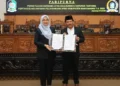 DPRD Banyuwangi Sahkan Raperda Pertanggungjawaban APBD 2025 40 DPRD Banyuwangi Sahkan Raperda Pertanggungjawaban APBD 2025