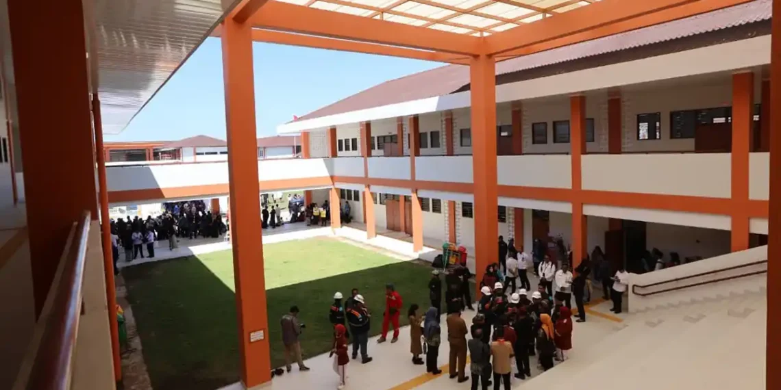 Kegiatan Open House Sekolah Rakyat dan pembukaan Masa Pengenalan Lingkungan Sekolah (MPLS) untuk orang tua dan calon siswa yang dihadiri Wakil Bupati Banyuwangi Mujiono (Ist)