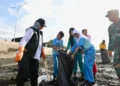 Libatkan Ribuan Warga, Gerakan Indonesia ASRI di Banyuwangi Bersih-bersih Kawasan Kampung Nelayan 2 Libatkan Ribuan Warga, Gerakan Indonesia ASRI di Banyuwangi Bersih-bersih Kawasan Kampung Nelayan