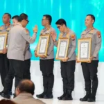 Inovasi ‘Nasi Cawuk’ Jadikan Polresta Banyuwangi Raih Penghargaan WBBM dan Pelayanan Prima Kategori A dari KemenPAN RB WhatsApp Image 2026-07-24 at 2.26.54 PM
