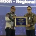 Lewat JConnect, Bank Jatim Boyong Dua Penghargaan Sekaligus 2 Lewat JConnect, Bank Jatim Boyong Dua Penghargaan Sekaligus