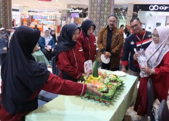Gressmall Gelar Lomba Menghias Tumpeng, Semarakkan HUT Ke-81 Kemerdekaan RI 34 Gressmall Gelar Lomba Menghias Tumpeng, Semarakkan HUT Ke-81 Kemerdekaan RI