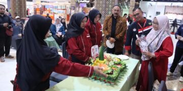Gressmall Gelar Lomba Menghias Tumpeng, Semarakkan HUT Ke-81 Kemerdekaan RI 40 Gressmall Gelar Lomba Menghias Tumpeng, Semarakkan HUT Ke-81 Kemerdekaan RI