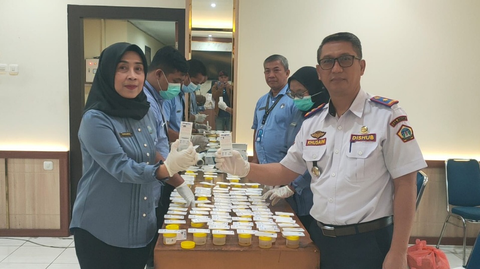 Tindak Lanjuti Dua Pegawai Terjerat Narkoba, Dishub Gresik Tes Urine 100 Pegawai