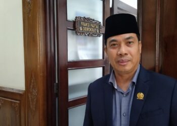 Soroti Kekeringan Tahunan di Pacitan, Anggota Fraksi Demokrat DPRD Jatim Indra Widya Desak Pemprov Perbanyak 'Dropping' Air Bersih 38 Soroti Kekeringan Tahunan di Pacitan, Anggota Fraksi Demokrat DPRD Jatim Indra Widya Desak Pemprov Perbanyak ‘Dropping’ Air Bersih