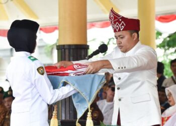 Pemkab Pasuruan Upacara HUT Kemerdekaan RI ke-81 Dengan Pakaian Adat Nusantara