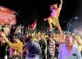 Ratusan Warga Morobakung Gresik Antusias Ikuti Karnaval Malam
