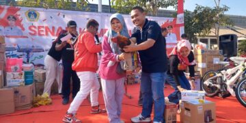 Senam Kemerdekaan di Kecamatan Manyar Gresik, Hadiahnya Beras, Minyak Goreng hingga Ayam Hidup