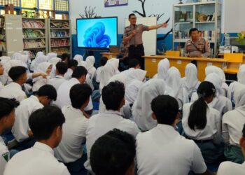 Polres Tulungagung Kembali Edukasi Pelajar, 180 Siswa SMAN 1 Kalidawir Belajar Manfaatkan AI