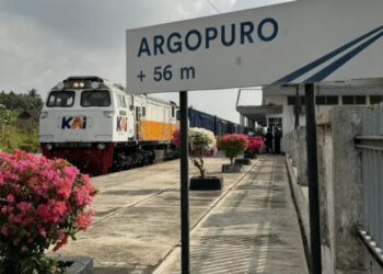 Buah Naga Jadi Muatan Perdana KAI Logistik di Banyuwangi