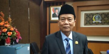 Soroti Wacana Seragam Sekolah, Komisi E DPRD Jatim Dr. Rasiyo Dorong Persaingan Usaha Sehat dan Subsidi Proporsional 2 Soroti Wacana Seragam Sekolah, Komisi E DPRD Jatim Dr. Rasiyo Dorong Persaingan Usaha Sehat dan Subsidi Proporsional
