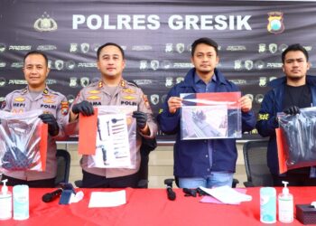 Dua Terduga Pelaku Curanmor di Gresik Ditangkap, Polisi Kembalikan Motor kepada Korban