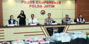 Subdit II Ditresnarkoba Polda Jatim Bongkar Peredaran Narkotika Etomidate, Seorang Tersangka Diamankan 3 Subdit II Ditresnarkoba Polda Jatim Bongkar Peredaran Narkotika Etomidate, Seorang Tersangka Diamankan