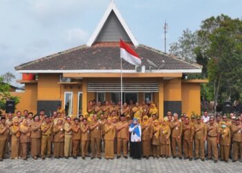 Pastikan Layanan Kesehatan Menyentuh Warga, Wali Kota Kediri Gelar Cek Kesehatan Gratis untuk Lansia 53 Pastikan Layanan Kesehatan Menyentuh Warga, Wali Kota Kediri Gelar Cek Kesehatan Gratis untuk Lansia