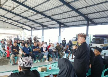 Bareng Warga dan Sungai Watch, Pemkab Banyuwangi Cari Solusi Menumpuknya Sampah di Sungai Kalimati